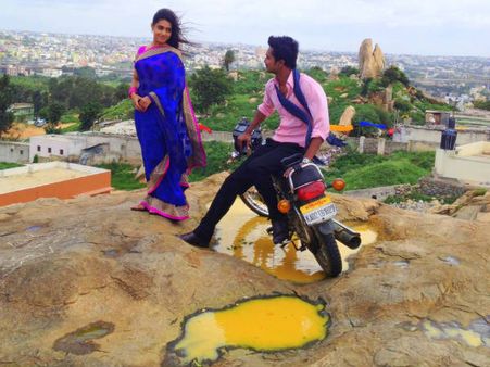 'ಪಾತರಗಿತ್ತಿ' ಗಿರಿನಗರ ಬೆಟ್ಟದ ಮೇಲೆ ಚಿತ್ರಣ