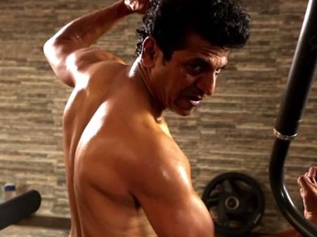 ಶಿವಣ್ಣ ಇನ್ ಸಿಕ್ಸ್ ಪ್ಯಾಕ್: ಚಿತ್ರರಂಗ ಉಘೇ.. ಉಘೇ..