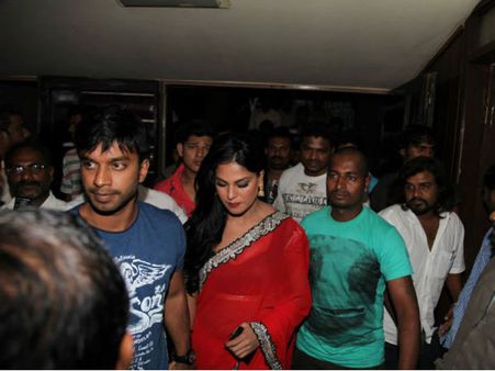 ಸಿಲ್ಕ್ ಸಖತ್ ಹಾಟ್ ಎಲ್ಲೆಡೆ ಹೌಸ್ ಫುಲ್ ಪ್ರದರ್ಶನ