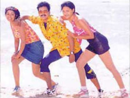 ಇಂದ್ರಜಿತ್‌ ತುಂಟಾಟ: ಪುಟ್ಟ ಪುಟ್ಟ ಬಟ್ಟೆಗೆ ಸೈ ಅಂದ ಛಾಯಾಸಿಂಗ್‌