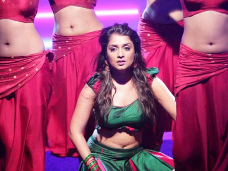 ಪೋರಾ ಚಿತ್ರದಲ್ಲಿ ಸೊಂಟ ಬಳುಕಿಸಲಿರುವ ನಿಖಿತಾ