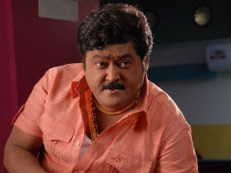 ಮೈಸೂರು ಬಳಿ ದ್ವಿಚಕ್ರ ವಾಹನಕ್ಕೆ ಜಗ್ಗೇಶ್ ಕಾರು ಡಿಕ್ಕಿ