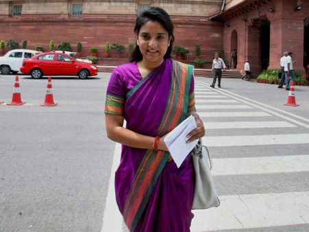 ಗೋಲ್ಡನ್ ಗರ್ಲ್ ರಮ್ಯಾ ಮುಂಗಡ ಹಣ ವಾಪಸ್