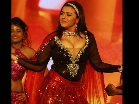 SIIMA 2013: ಶಾರ್ಜಾದಲ್ಲಿ ದಕ್ಷಿಣ ತಾರೆಗಳ ಕಲರವ