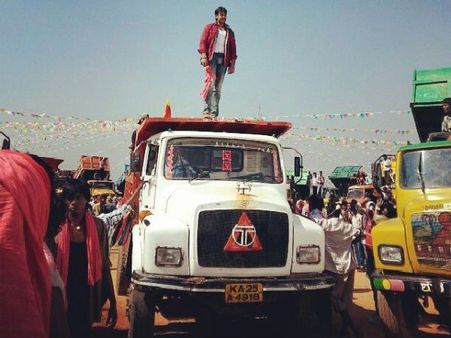 ದರ್ಶನ್ 'ಅಂಬರೀಶ' ಹಾಡಿಗೆ ರು.80 ಲಕ್ಷ