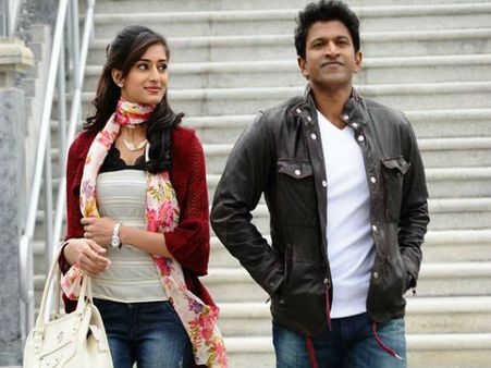 ಪುನೀತ್ ಅಭಿನಯದ ’ನಿನ್ನಿಂದಲೇ’ ಧ್ವನಿಸುರುಳಿ ವಿಮರ್ಶೆ