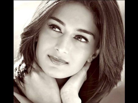 ಕುಡ್ಲದ ಬಾಲೆ ಎರಿಕಾ ಚಂದನದ ಗೊಂಬೆ