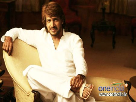 ಮಧ್ಯವರ್ತಿ, ಚಮಚಾಗಿರಿ ವಿರುದ್ಧ ಉಪೇಂದ್ರ ಬ್ರಹ್ಮಾಸ್ತ್ರ