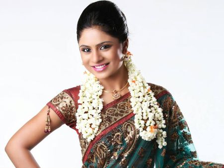 'ಸೈಕಲ್ ಗ್ಯಾಪ್ ಅಲ್ಲಿ' ಭಟ್ಟರ ಮೇಲೆ ಗೀತ ಪ್ರಹಾರ