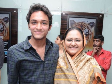 ಭೀಕರ ಅಪಘಾತಕ್ಕೀಡಾದ ನಟ ನಾಸರ್ ಮಗ