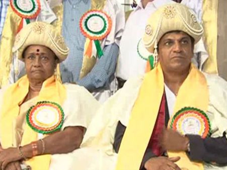 ಸ್ಯಾಂಡಲ್ ವುಡ್ ಕಿಂಗ್ ಶಿವಣ್ಣ ಮುಡಿಗೆ ಡಾಕ್ಟರೇಟ್ ಗರಿ