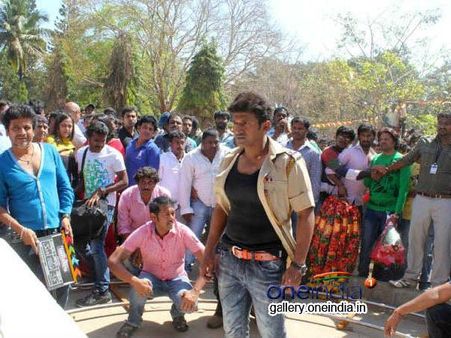 ಮೆಟ್ರೋ ರೈಲಿನಲ್ಲಿ ಪುನೀತ್ ರಾಜ್ 'ರಣವಿಕ್ರಮ'