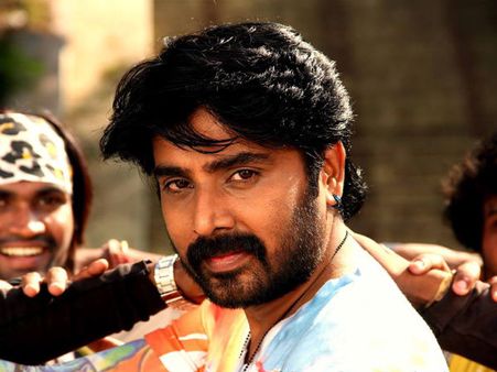 ಒರಟ ಪ್ರಶಾಂತ್ ಕರೆ ಮಾಡಬಹುದು ಬೀ ಅಲರ್ಟ್!