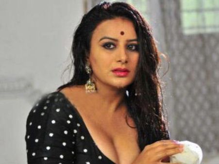 'ಅಭಿನೇತ್ರಿ'ಯಲ್ಲಿ ಹನ್ನೊಂದು ಡೈಲಾಗ್ಸ್ ಮ್ಯೂಟ್