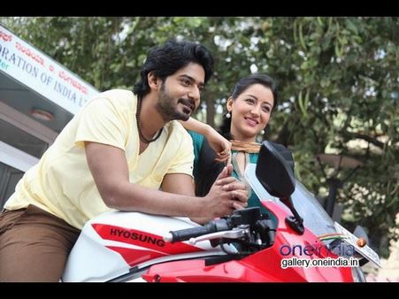 'ನೀನಾದೆ ನಾ' ವಿಮರ್ಶೆ: ಪ್ರೀತಿಯ ಚೂಯಿಂಗ್ ಗಮ್