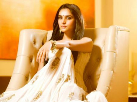 ಬ್ಯಾಟ್ ಹಿಡಿದು ಮೈದಾನಕ್ಕಿಳಿದ ರಮ್ಯಾ ಅಭಿಮಾನಿಗಳು!