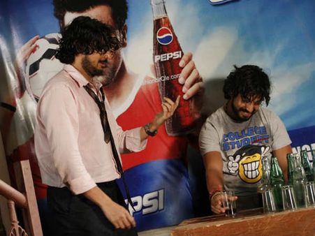 ಇದು ಫೇಸ್ ಬುಕ್ ಮನಸುಗಳ 'ಮೆಲೋಡಿ' ಕಥೆ