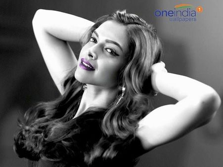 ಡಿಂಪಲ್ ಬ್ಯೂಟಿ ದೀಪಿಕಾ ಪಡುಕೋಣೆ ಹಿಂತಿರುಗಿ ನೋಡಿದಾಗ!