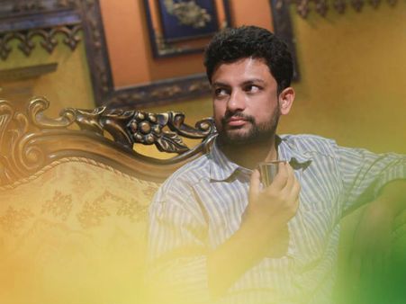 ಕ್ಲಾಸ್+ಮಾಸ್ ಚಿತ್ರ ಸಾಹಿತಿ ಹೃದಯ ಶಿವಗಿರೊದೊಂದೇ ಆಸೆ!