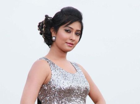 ಬಂಪರ್ ಆಫರ್ ಗಿಟ್ಟಿಸಿಕೊಂಡ ನಟಿ ರಾಧಿಕಾ ಪಂಡಿತ್