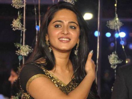 ತನ್ನ ಬಳಿ ಕೆಲಸ ಮಾಡುವವರಿಗೆ ಅನುಷ್ಕಾ ಭರ್ಜರಿ ಗಿಫ್ಟ್