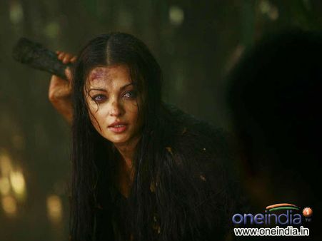 ಐಶ್ವರ್ಯ ರೈ ಬಚ್ಚನ್ ಗುನ್ನ ನೀಡುತ್ತಿರುವುದು ಯಾರಿಗೆ?