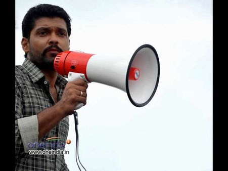 ಫೇಸ್ ಬುಕ್ ನಲ್ಲಿ ರಕ್ಷಿತ್ ಶೆಟ್ಟಿ ನಂಬಿ ಮೋಸ ಹೋಗ್ಬೇಡಿ!