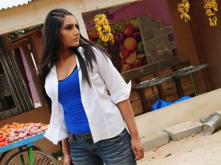 ಮತ್ತೆ ಗುನ್ನ ನೀಡೋಕೆ ಎದ್ದು ನಿಂತ ರಾಗಿಣಿ