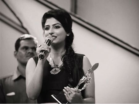 ಮೌಂಟ್ ಕಾರ್ಮೆಲ್ ಹುಡುಗಿ, 'ಬಾಕ್ಸರ್' ಬೆಡಗಿ ಕೃತಿಕಾ, ಏನಂತಾರೆ..?