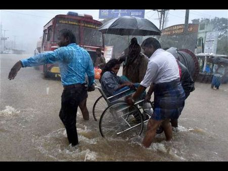 ಚೆನ್ನೈ ಮಳೆ: ಹೆದರಬೇಡಿ ನಿಮಗೆ ನಾವಿದ್ದೇವೆ ಎಂದ ಕಾಲಿವುಡ್ ಸ್ಟಾರ್ಸ್..!