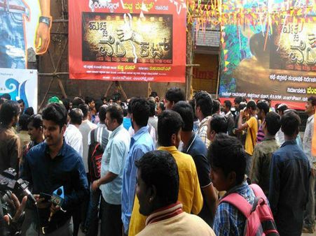 'ಹುಚ್ಚ ವೆಂಕಟ್' ಸಿನಿಮಾ ಹೌಸ್ ಫುಲ್ ಓಡ್ತಿದೆ ಕಣ್ರೀ!