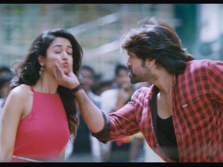 ಪೀಸ್ ಪೀಸ್ ಮಾಡಿದ 'ಮಾಸ್ಟರ್ ಪೀಸ್' ಗೆ ವಿಮರ್ಶಕರು ಜೈ ಅಂದ್ರಾ?