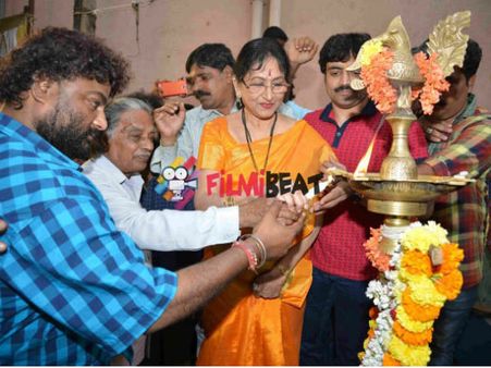 'ಫೈರಿಂಗ್ ಸ್ಟಾರ್' 'ಪೊರ್ಕಿ ವೆಂಕಟ್'ಗೆ 'ಸ್ಲಂ'ನಲ್ಲಿ ಮೂಹೂರ್ತ