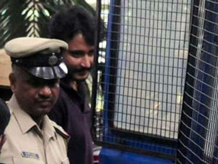 ಪತ್ನಿಯಿಂದ ದೂರು, ವಿಚಾರಣೆಗೆ ಪೊಲೀಸ್ ಠಾಣೆಗೆ ಬಂದ ದರ್ಶನ್