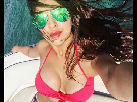 ಬಿಕಿನಿ ಧರಿಸಿ ಟೀಕೆಗೊಳಗಾದ 'ಪಾರ್ವತಿ' ಪಾತ್ರಧಾರಿ ಸೋನಾರಿಕಾ