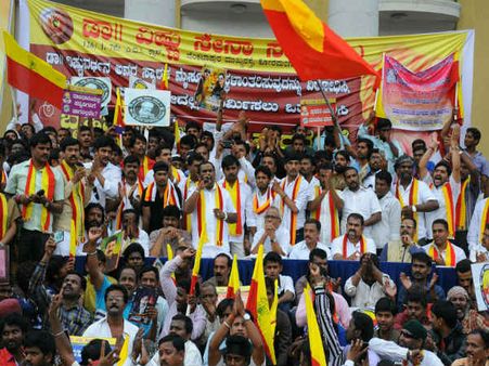 ವಿಷ್ಣು ಸ್ಮಾರಕ ಸ್ಥಳಾಂತರ ಗುಲ್ಲು; ಅಭಿಮಾನಿಗಳ ಬೃಹತ್ ಪ್ರತಿಭಟನೆ