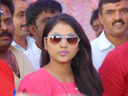 ಥ್ರಿಲ್ಲರ್ ಮಂಜು ಬೌಲಿಂಗ್, ಸ್ಯಾಂಡಲ್ ವುಡ್ ಶೈನಿಂಗ್