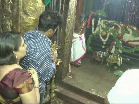 ಮಳೆ-ಬೆಳೆಗಾಗಿ ಪ್ರಾರ್ಥಿಸಿ ಬಾಗಿನ ಅರ್ಪಿಸಿದ ಶಿವರಾಜ್ ಕುಮಾರ್ ದಂಪತಿ