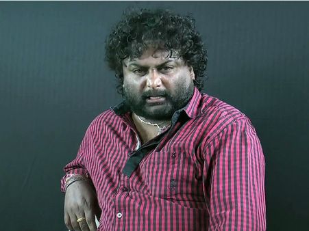 ಹುಡುಗಿ ಹುಡುಕಿಕೊಂಡು ಮಡಿಕೇರಿಗೆ ಹೋಗಿದ್ದ ಹುಚ್ಚ ವೆಂಕಟ್