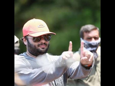 'ಮಶಿನ್' ಜೊತೆ ಬಿಟೌನ್ ನಲ್ಲಿ ಪತ್ತೆಯಾದ ಇಮ್ರಾನ್ ಸರ್ದಾರಿಯಾ