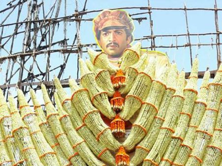 ಮತ್ತೆ ಅಭಿಮಾನದ ಹೂಮಳೆಯಲ್ಲಿ ಮುಳುಗಿದ 'ಸಾಹಸಸಿಂಹ'!