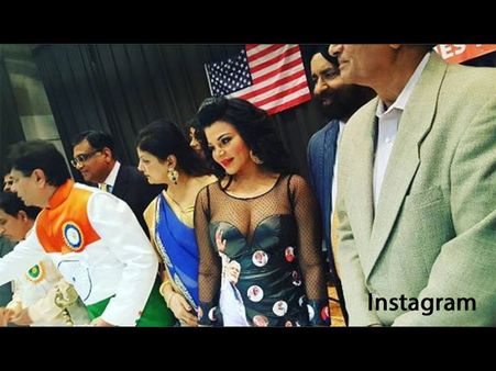 ರಾಖಿ ಸಾವಂತ್ ತುಂಡುಡುಗೆಯ ಮೇಲೆ ಪ್ರಧಾನಿ ಮೋದಿ ಫೋಟೋ!