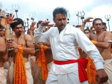 'ನಾಗರಹಾವು' ಸೆಟ್ ನಲ್ಲಿ 'ರಾಜಕಾಲುವೆ' ಬಗ್ಗೆ ಗುಡುಗಿದ ದರ್ಶನ್