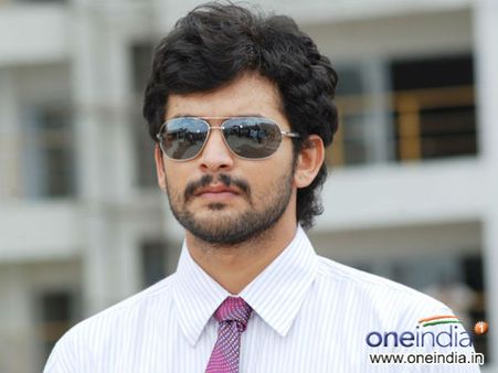 ವಿವಾದದಲ್ಲಿ ಸಿಲುಕಿದ ವಿಷ್ಣು 'ನಾಗರಹಾವು': ಸತ್ಯ ಬಾಯ್ಬಿಟ್ಟ ನಟ ದಿಗಂತ್.!