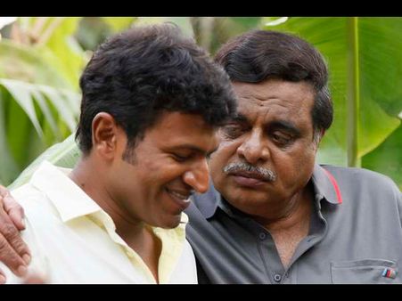 ಕ್ರೇಜ್ ಅಂದ್ರೆ ಇದಪ್ಪಾ.! 'ಬುಕ್ ಮೈ ಶೋ'ನಲ್ಲಿ 'ದೊಡ್ಮನೆ' ದರ್ಬಾರ್