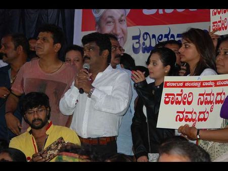 'ಅಮ್ಮ' ಜಯಲಲಿತಾ ವಿರುದ್ಧ ಜಗ್ಗೇಶ್ ಉಗುಳಿದ ಬೆಂಕಿ ಉಂಡೆಗಳು...