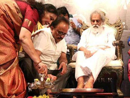 ಸಂಗೀತ ಕ್ಷೇತ್ರದ ದಿಗ್ಗಜನಿಗೆ ಎಸ್‌.ಪಿ.ಬಾಲಸುಬ್ರಹ್ಮಣ್ಯಂ ರಿಂದ ಪಾದಪೂಜೆ