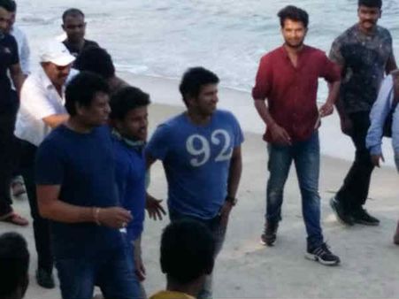 ಫೋಟೋಗಳು: 'ಟಗರು' ಚಿತ್ರ ಸೆಟ್ ನಲ್ಲಿ ಪುನೀತ್ ರಾಜ್ ಕುಮಾರ್