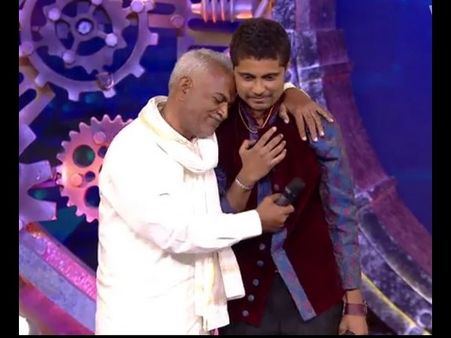 'ಬಿಗ್ ಬಾಸ್' ಫಿನಾಲೆಯಲ್ಲಿ ಕನ್ನಡಿಗರ ಮನಗೆದ್ದ ತಂದೆ-ಮಗ!