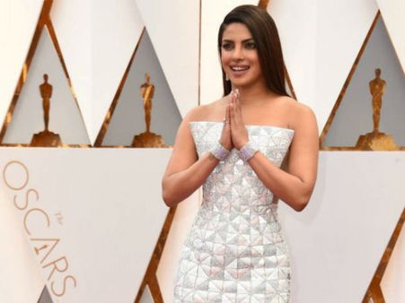 'ಆಸ್ಕರ್' ವೇದಿಕೆಯಲ್ಲಿ ಎಲ್ಲರ ಚಿತ್ತ 'ಪ್ರಿಯಾಂಕ'ಳತ್ತ